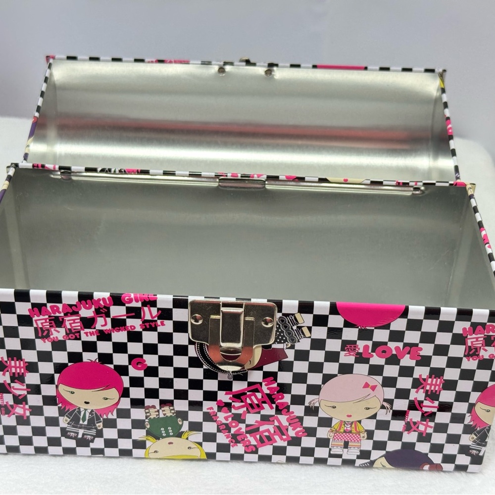 Gwen Stefani Harajuku Girls Limited Edition Checkered Lunch Box Make-up Tin New - Picture 13 of 15
